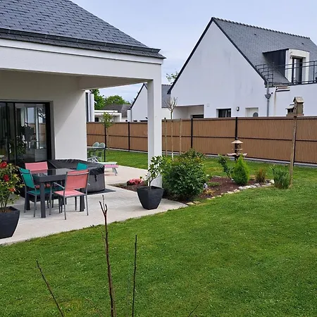 Holiday home Maison Neuve A St Armel Morbihan Et Son Jacuzzi 6 Places
